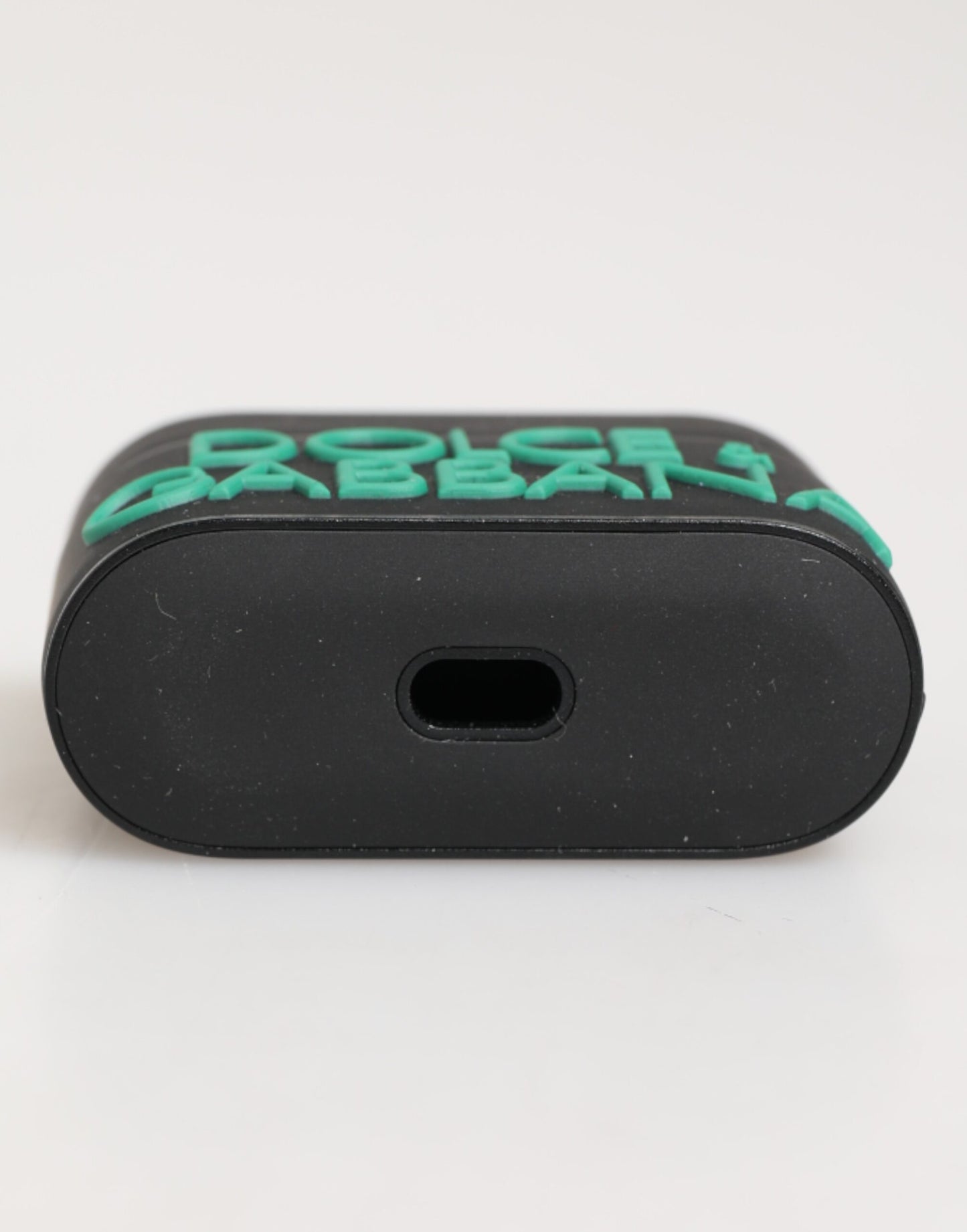 Étui Airpods en caoutchouc noir menthe avec logo en relief de Dolce & Gabbana