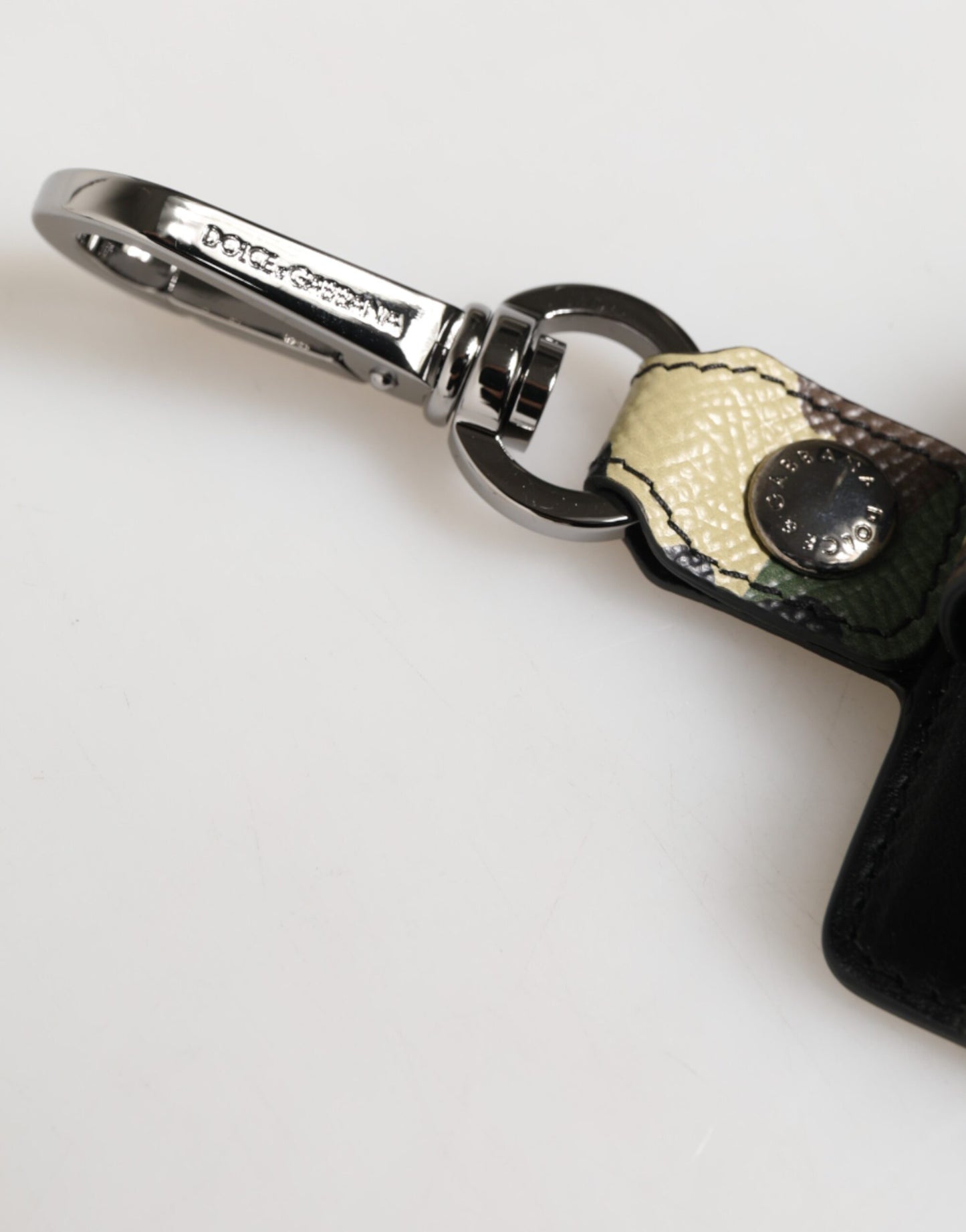 Étui pour Airpods Dolce & Gabbana en cuir multicolore à motif camouflage avec détails métalliques