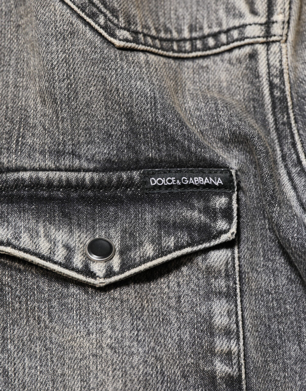 Chemise décontractée à manches longues en coton noir lavé avec boutons-pression de Dolce &amp; Gabbana
