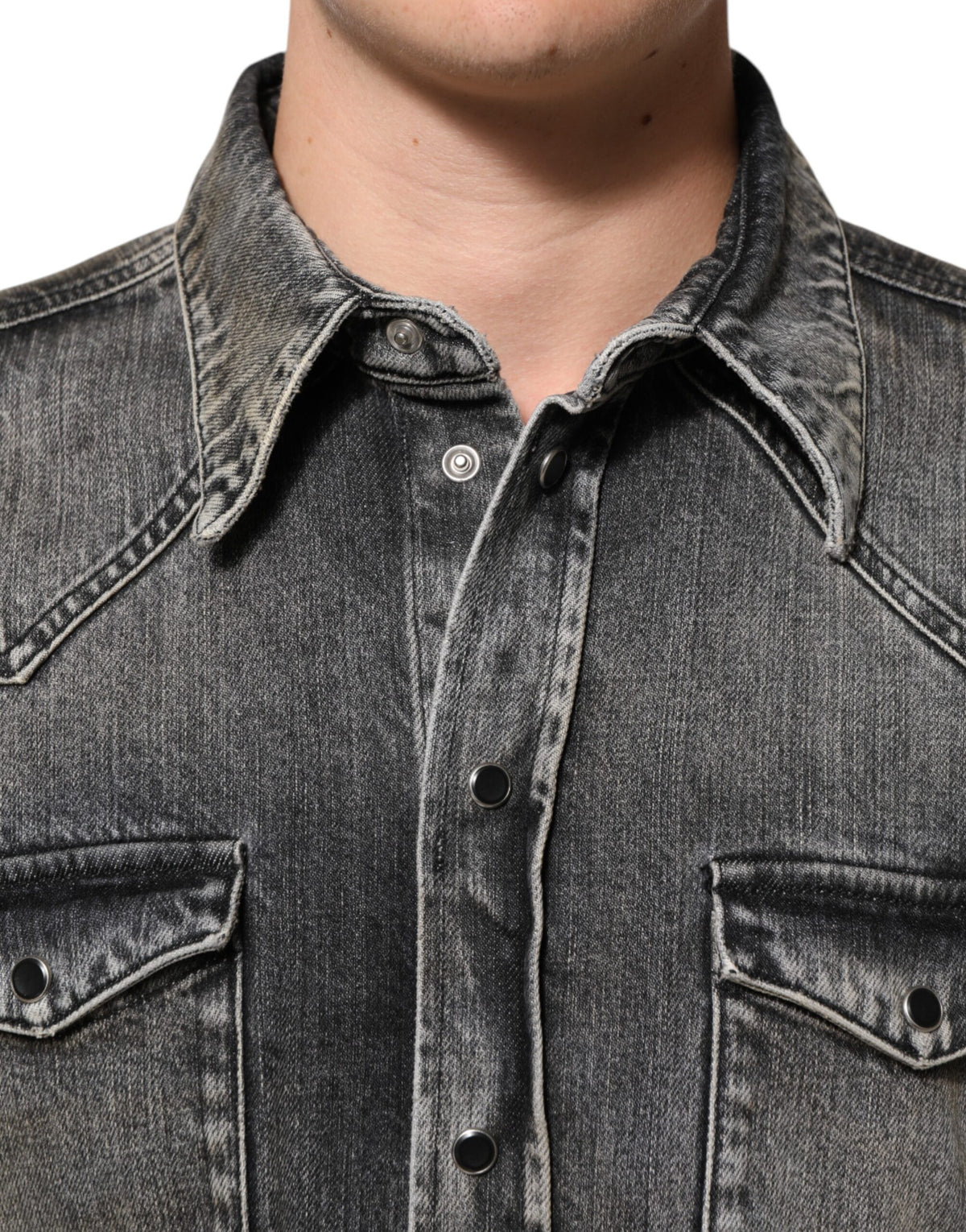 Chemise décontractée à manches longues en coton noir lavé avec boutons-pression de Dolce &amp; Gabbana