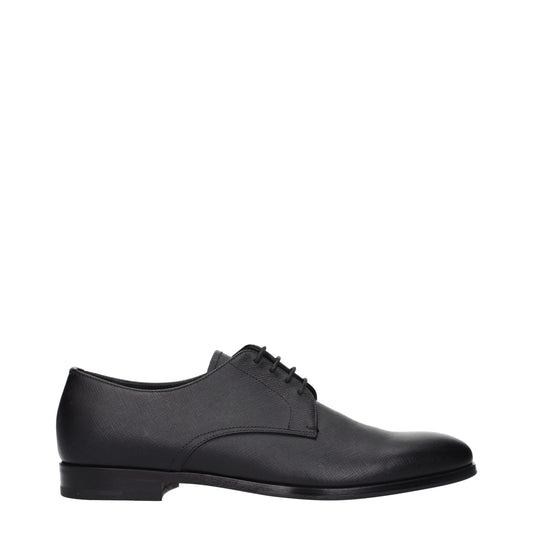 Prada, souliers Oxford et mocassins en cuir noir