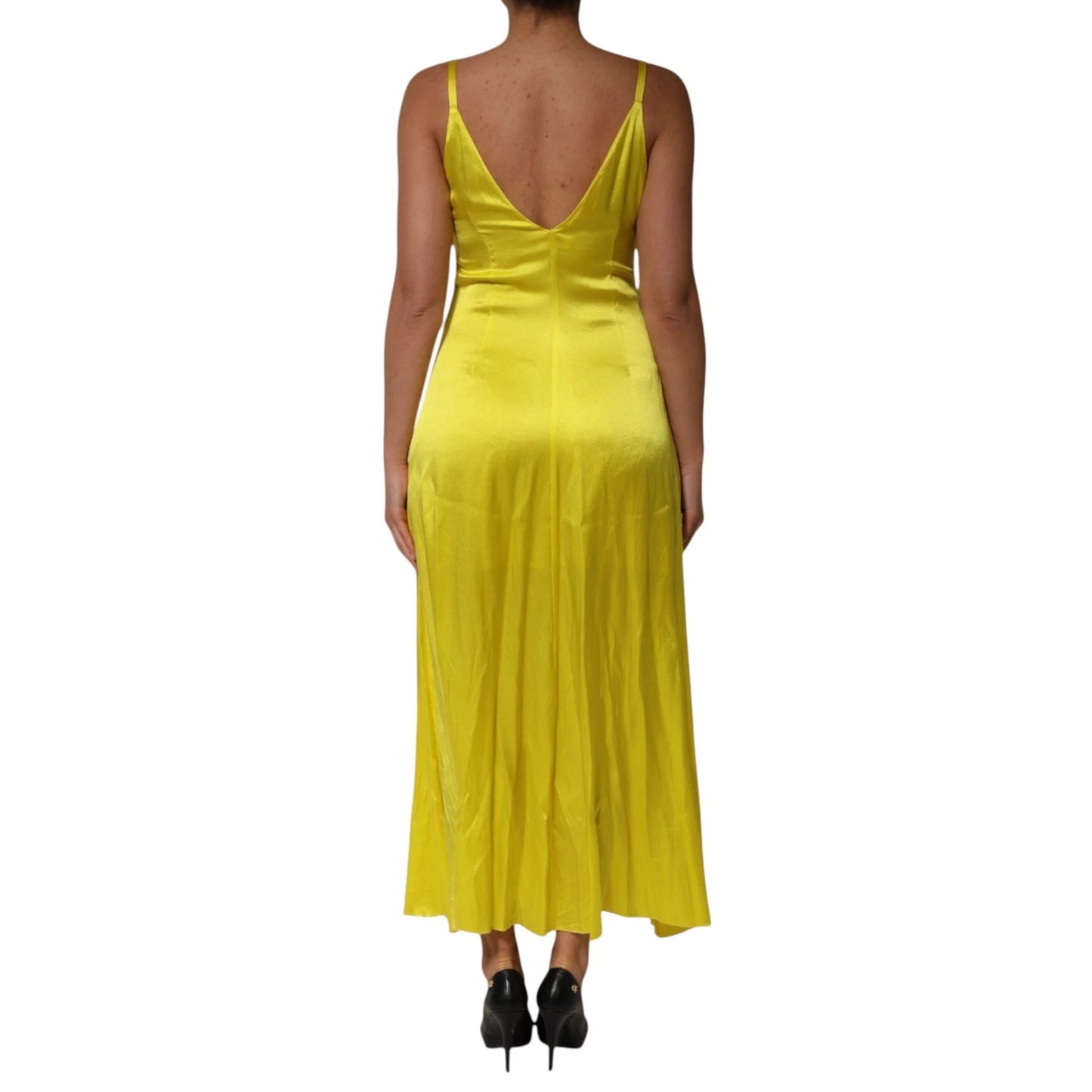 Robe maxi en satin de soie jaune à bretelles spaghetti de Tonello
