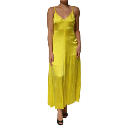 Robe maxi en satin de soie jaune à bretelles spaghetti de Tonello