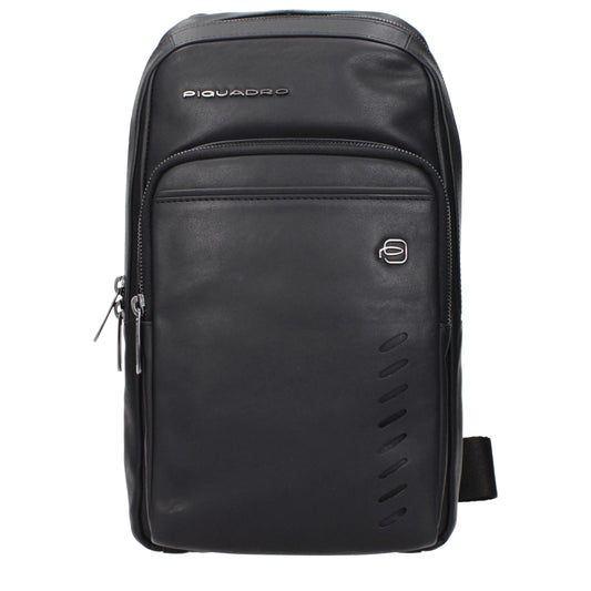 Sacs à bandoulière en cuir noir Piquadro