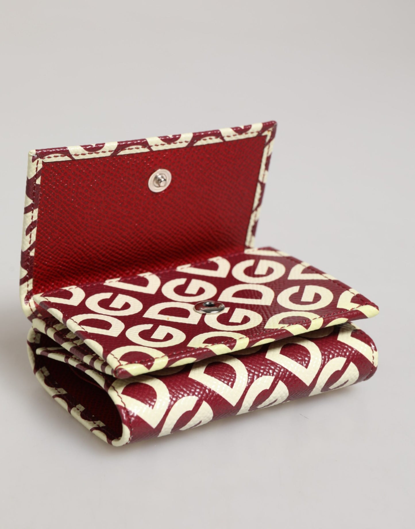 Portefeuille à rabat français en cuir de veau avec imprimé du logo bordeaux de Dolce &amp; Gabbana