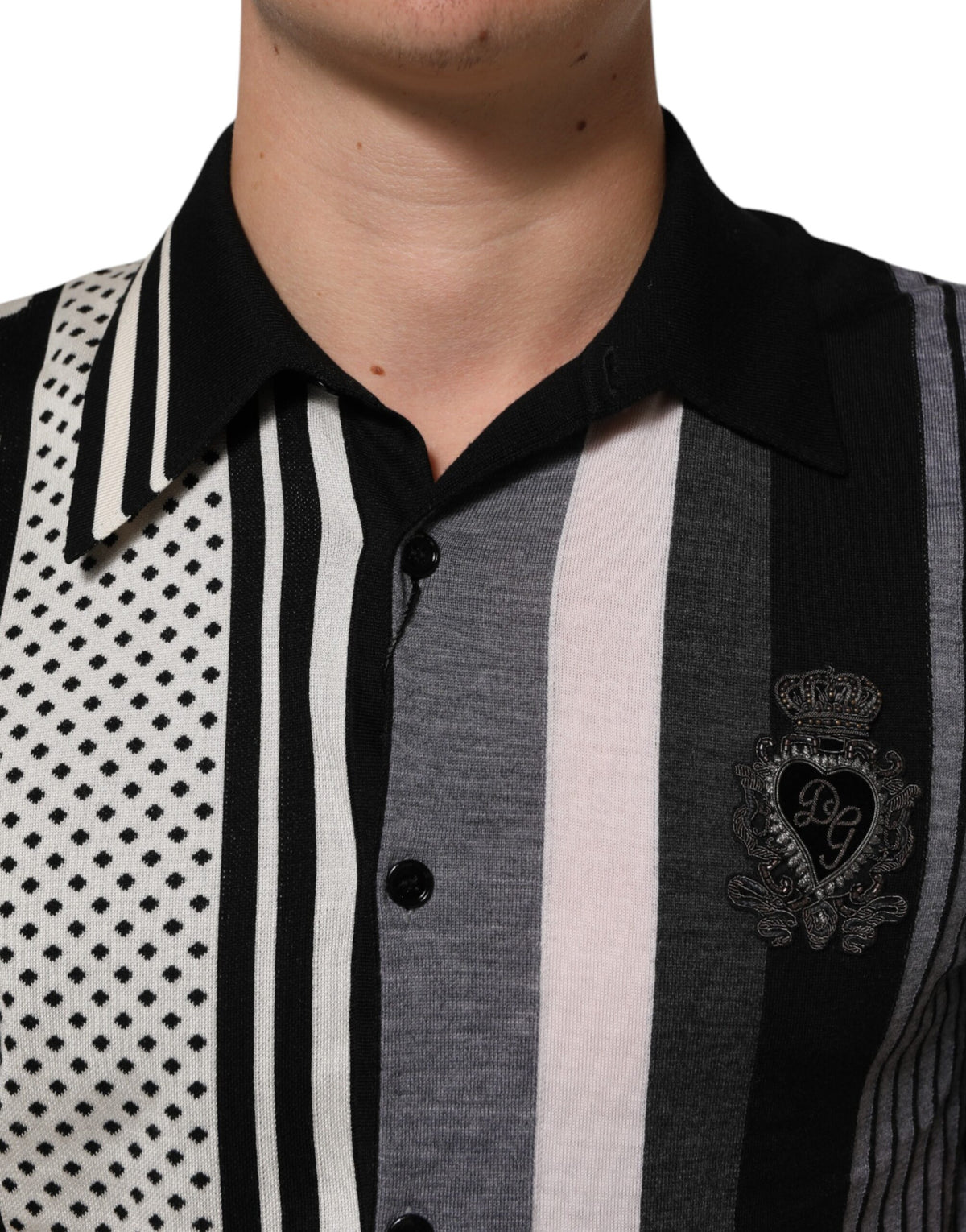 T-shirt polo à col et pois blancs sur fond noir de Dolce &amp; Gabbana
