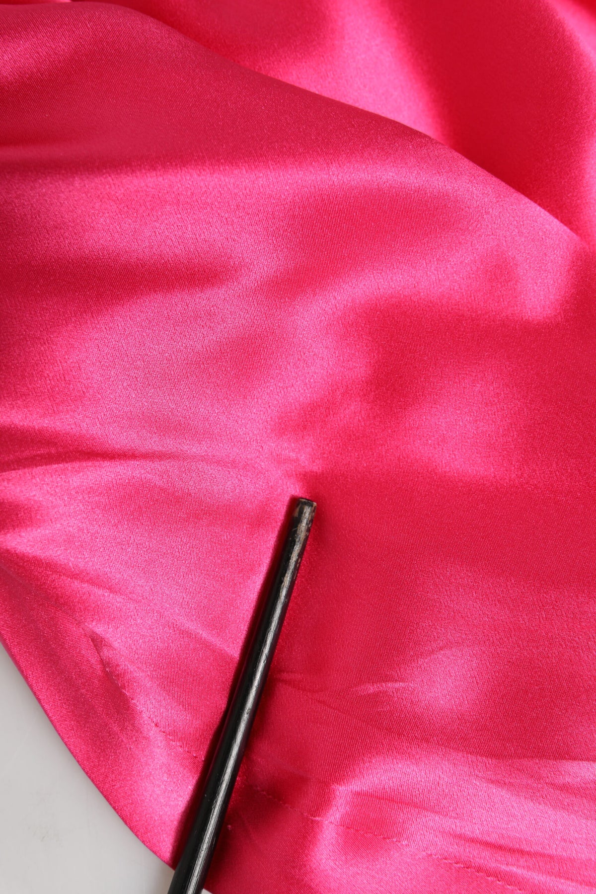 Robe sans manches en soie rose Dolce & Gabbana avec nœud