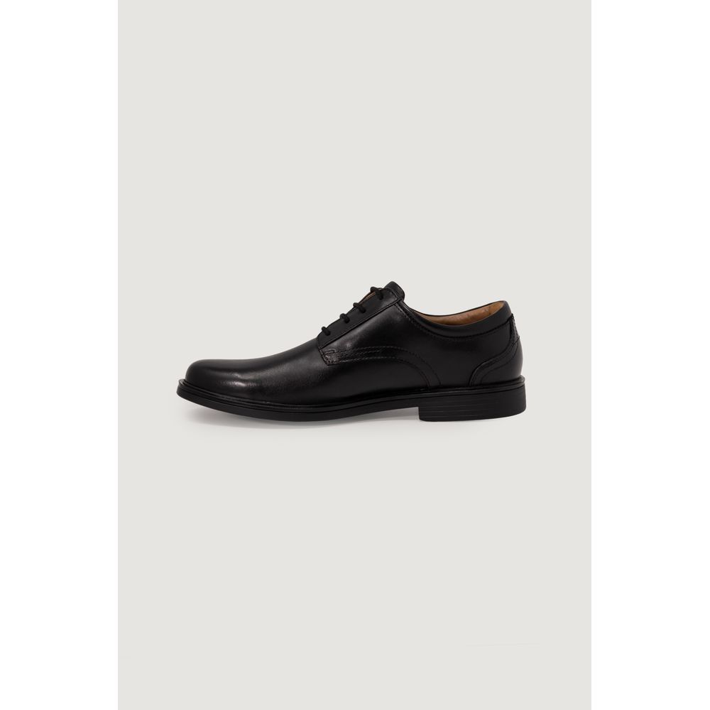 Clarks Black Leather Oxfords And Derby