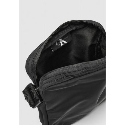 Calvin Klein Zwarte Messenger Tas Gemaakt van Gerecycled Polyester