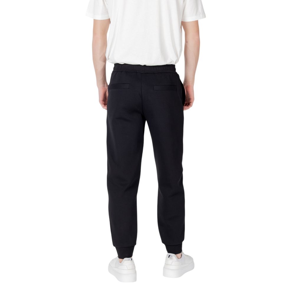 Zwarte katoenen joggingbroek van Armani Exchange, geschikt voor sport.