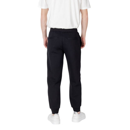 Zwarte katoenen joggingbroek van Armani Exchange, geschikt voor sport.