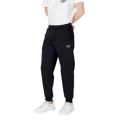 Zwarte katoenen joggingbroek van Armani Exchange, geschikt voor sport.