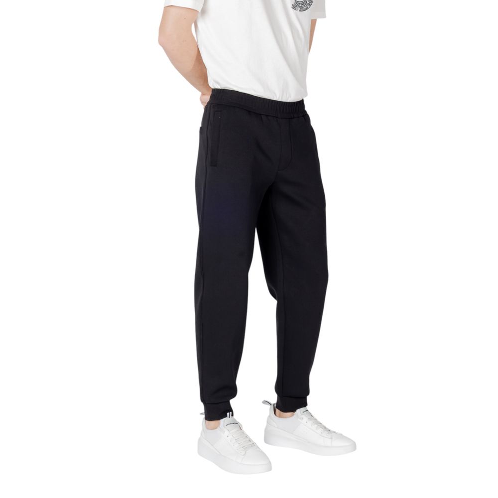 Zwarte katoenen joggingbroek van Armani Exchange, geschikt voor sport.