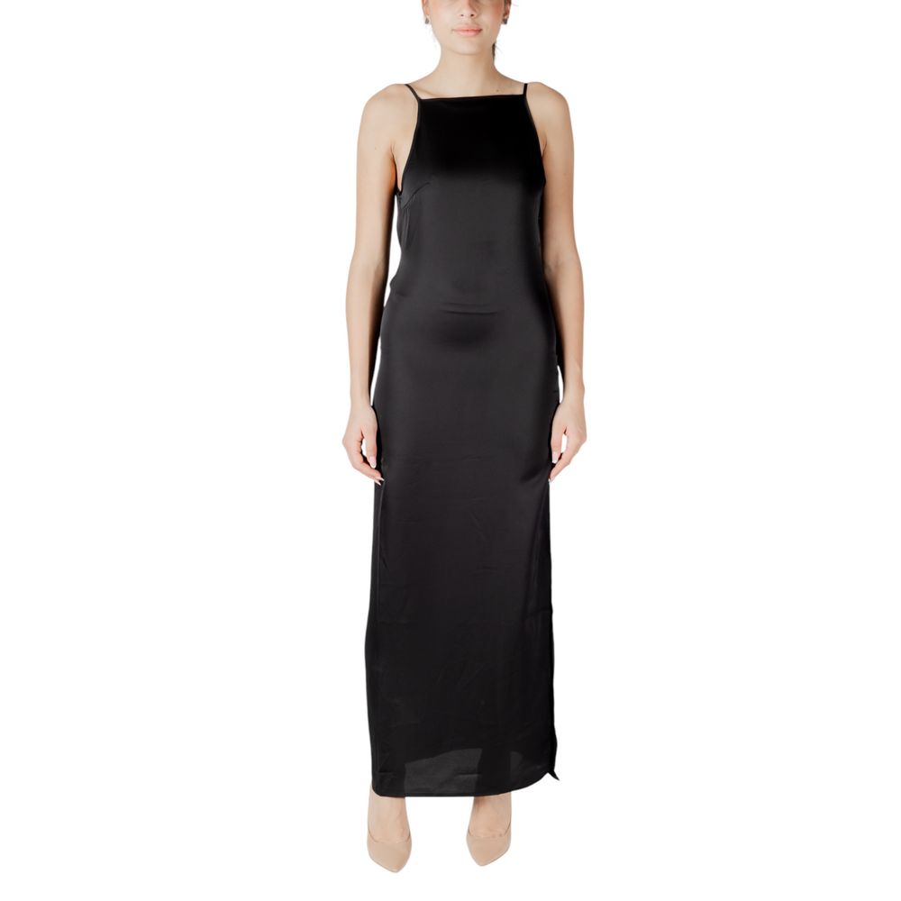 Only ONLCHIGO Life Strap Satin Maxi Wvn Dress - Black