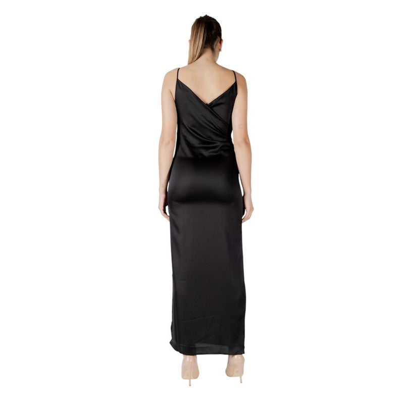 Only ONLCHIGO Life Strap Satin Maxi Wvn Dress - Black