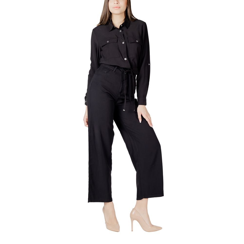 Alleen zwarte viscose blouse