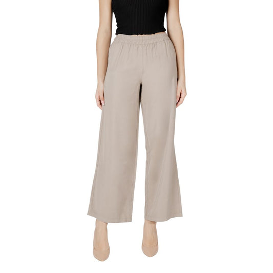 Seul le pantalon beige en viscose
