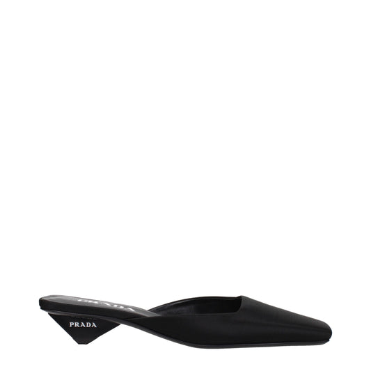 Sandales plates en satin noir Prada
