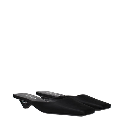 Sandales plates en satin noir Prada