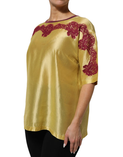 Top en satin de soie jaune à manches courtes, brodé de dentelle florale de Dolce &amp; Gabbana