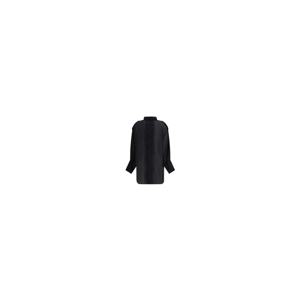 Le dernier chemisier semi-transparent