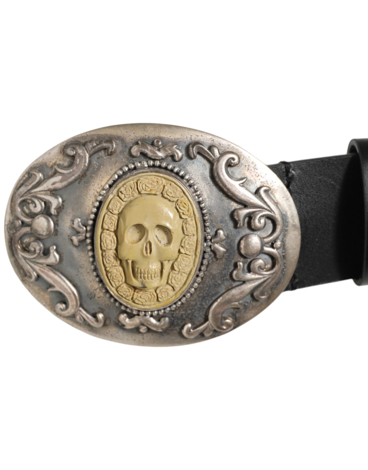 Ceinture homme en cuir noir Dolce &amp; Gabbana avec boucle métallique décorative.