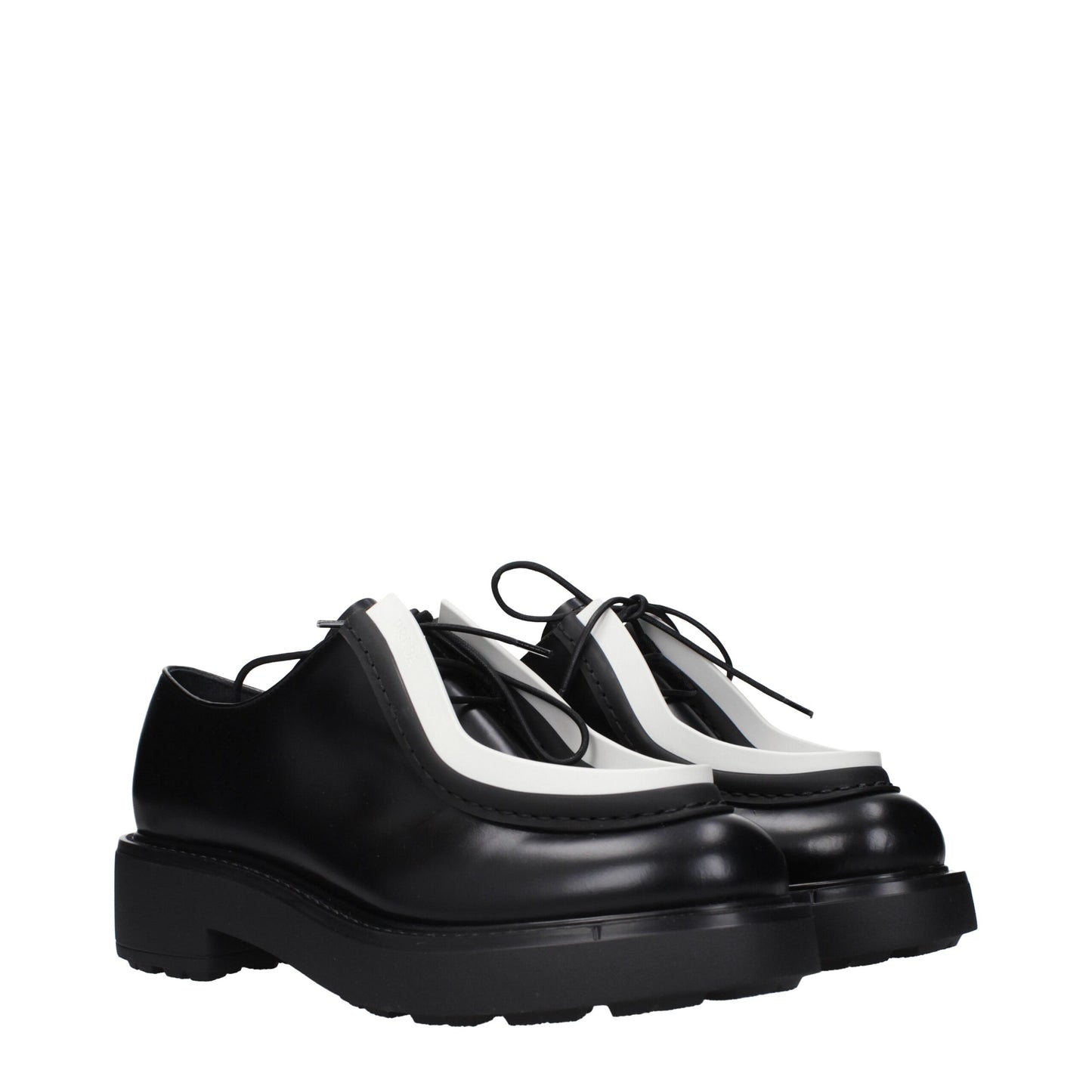 Prada, souliers Oxford et mocassins en cuir noir