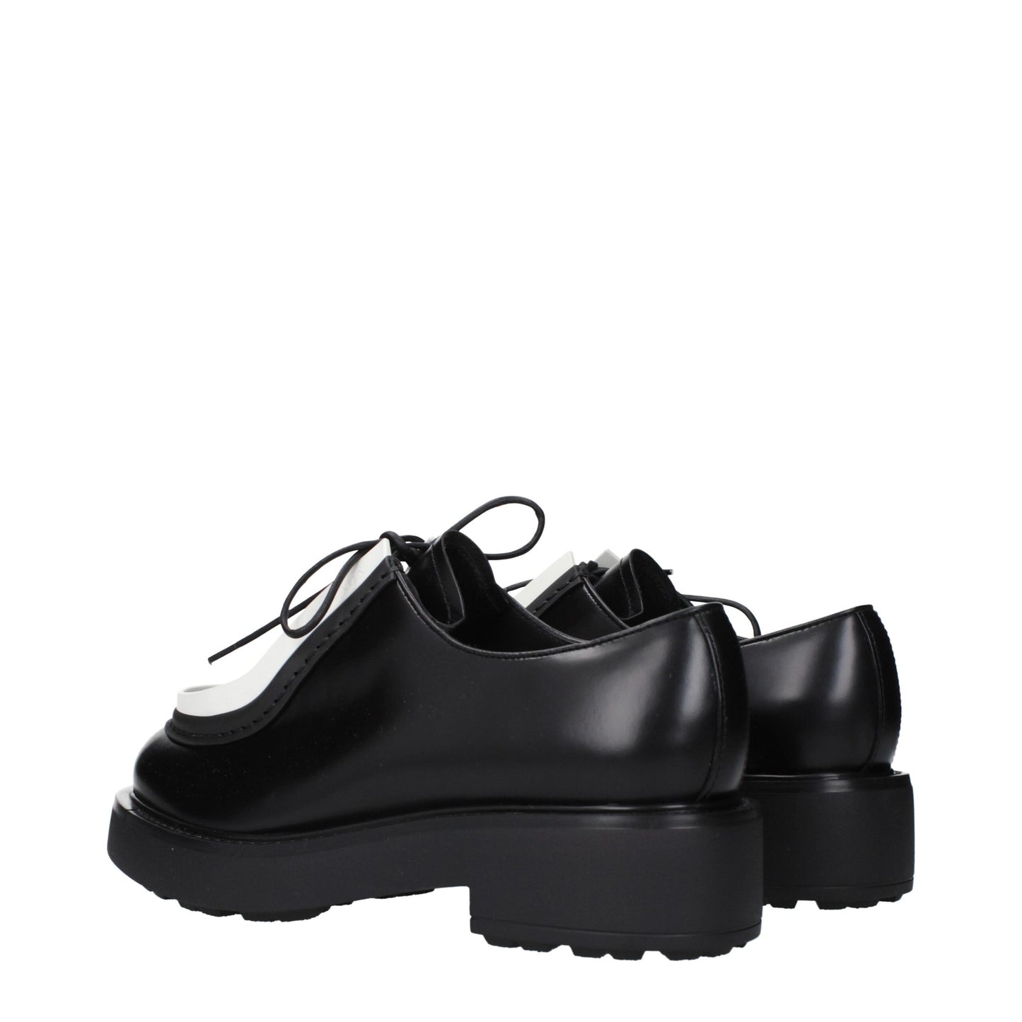 Prada, souliers Oxford et mocassins en cuir noir