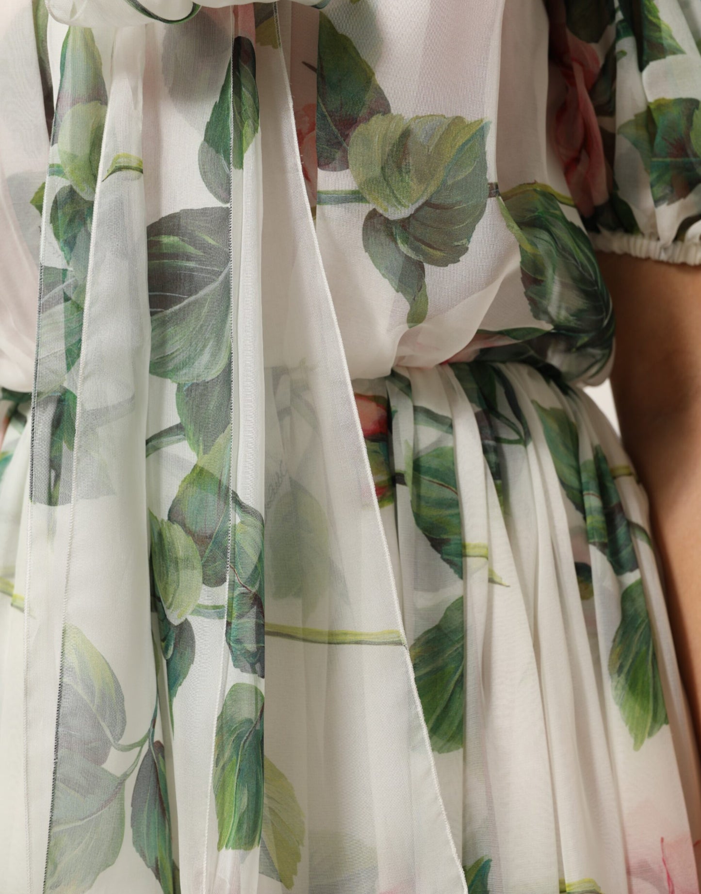 Dolce &amp; Gabbana witte, bloemenprint, plissé midi-jurk van zijde