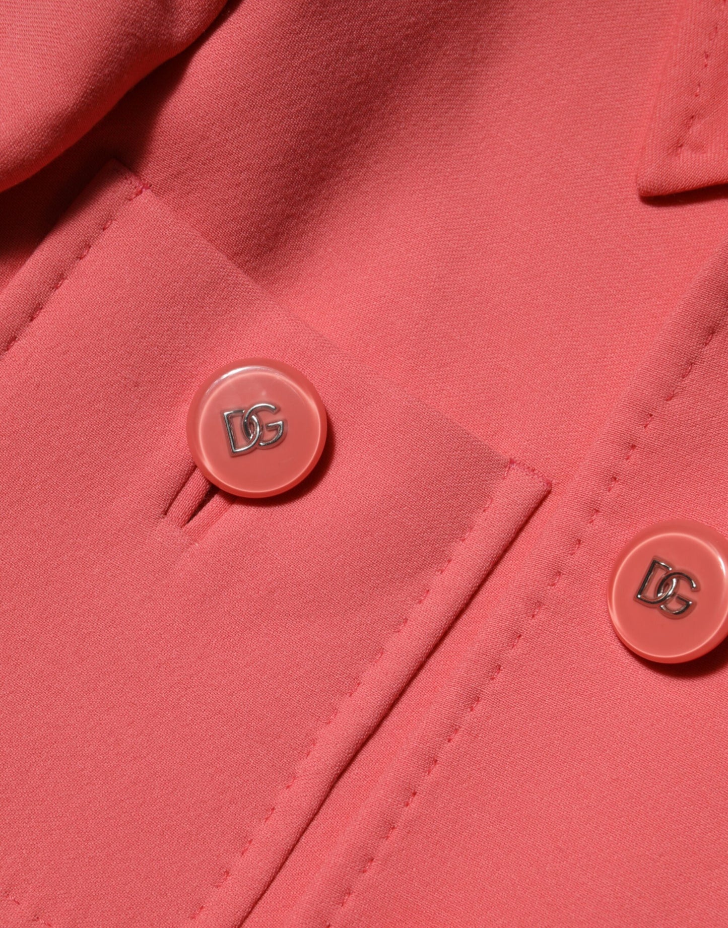 Dolce &amp; Gabbana roze trenchcoat met knopen