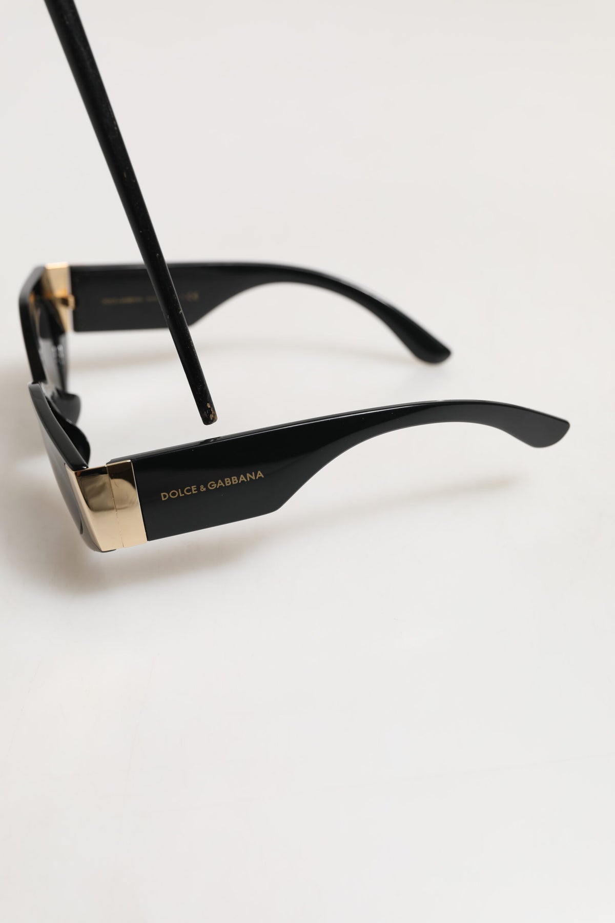 Dolce & Gabbana DG4396 Lunettes de soleil noires à monture irrégulière