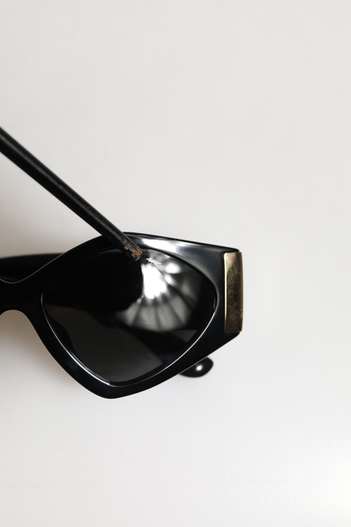 Dolce & Gabbana DG4396 Lunettes de soleil noires à monture irrégulière