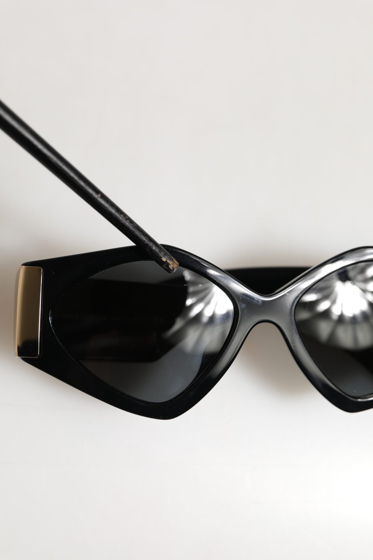 Dolce & Gabbana DG4396 Lunettes de soleil noires à monture irrégulière