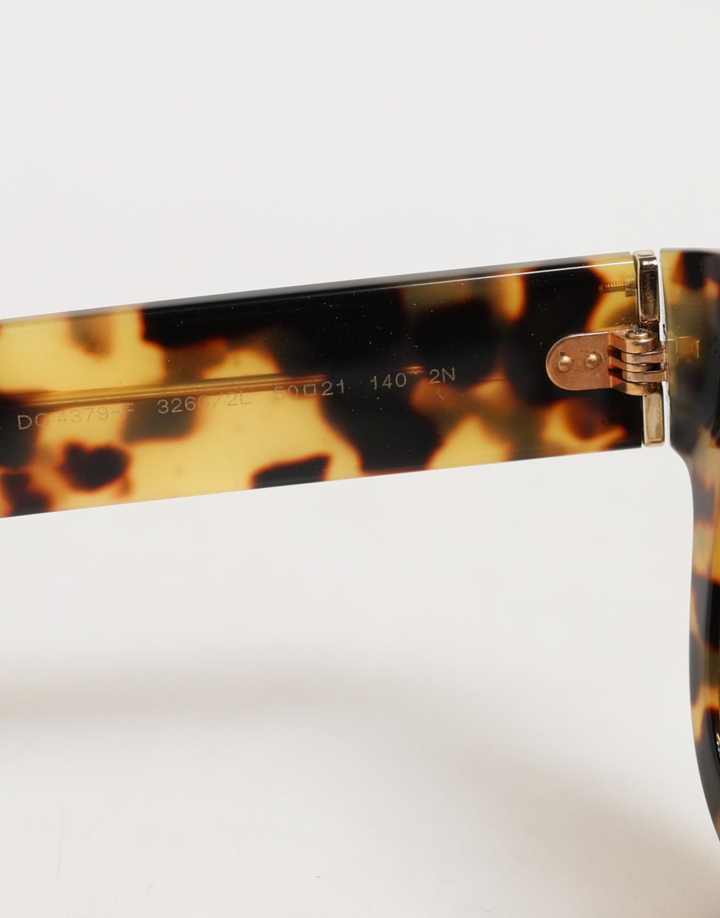 Lunettes de soleil Dolce &amp; Gabbana DG4379F en acétate blanc effet écaille de tortue dégradé.