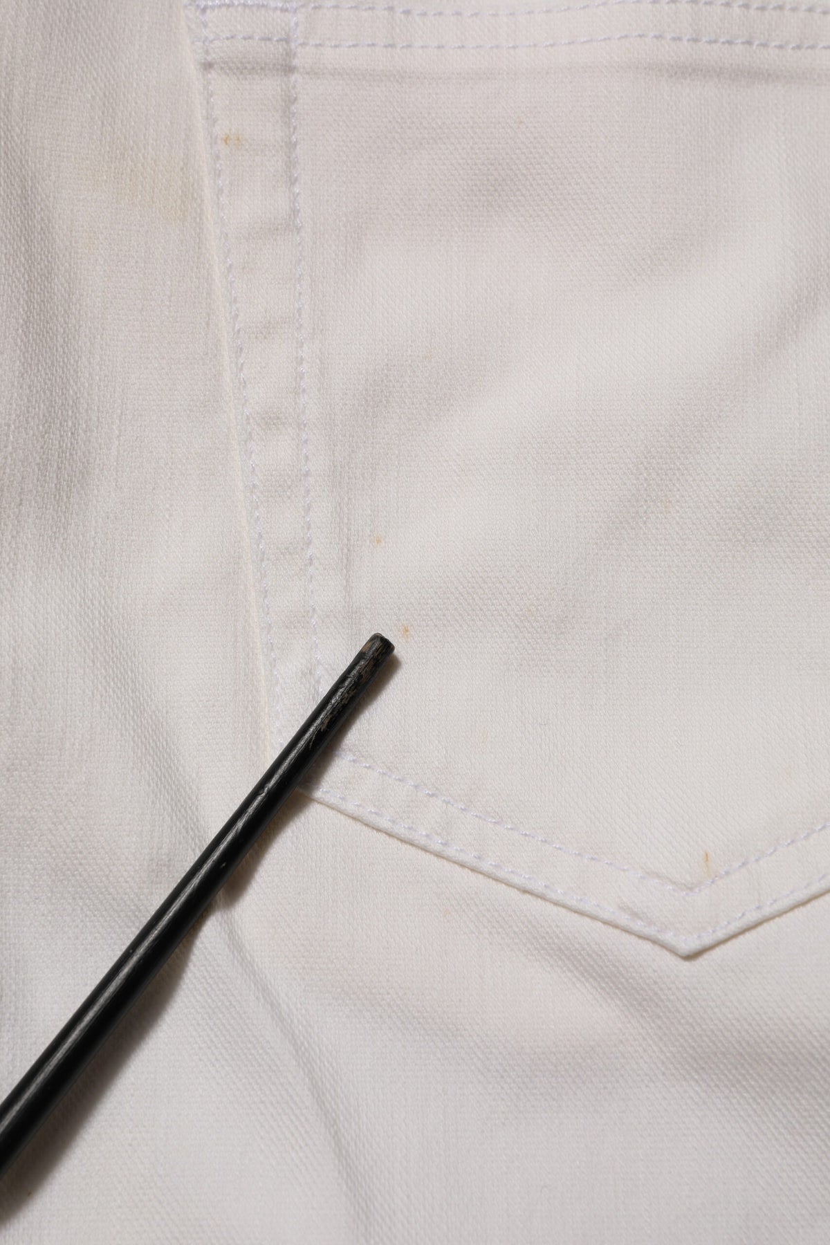 Jean Prada blanc taille mi-haute coupe skinny, style décontracté