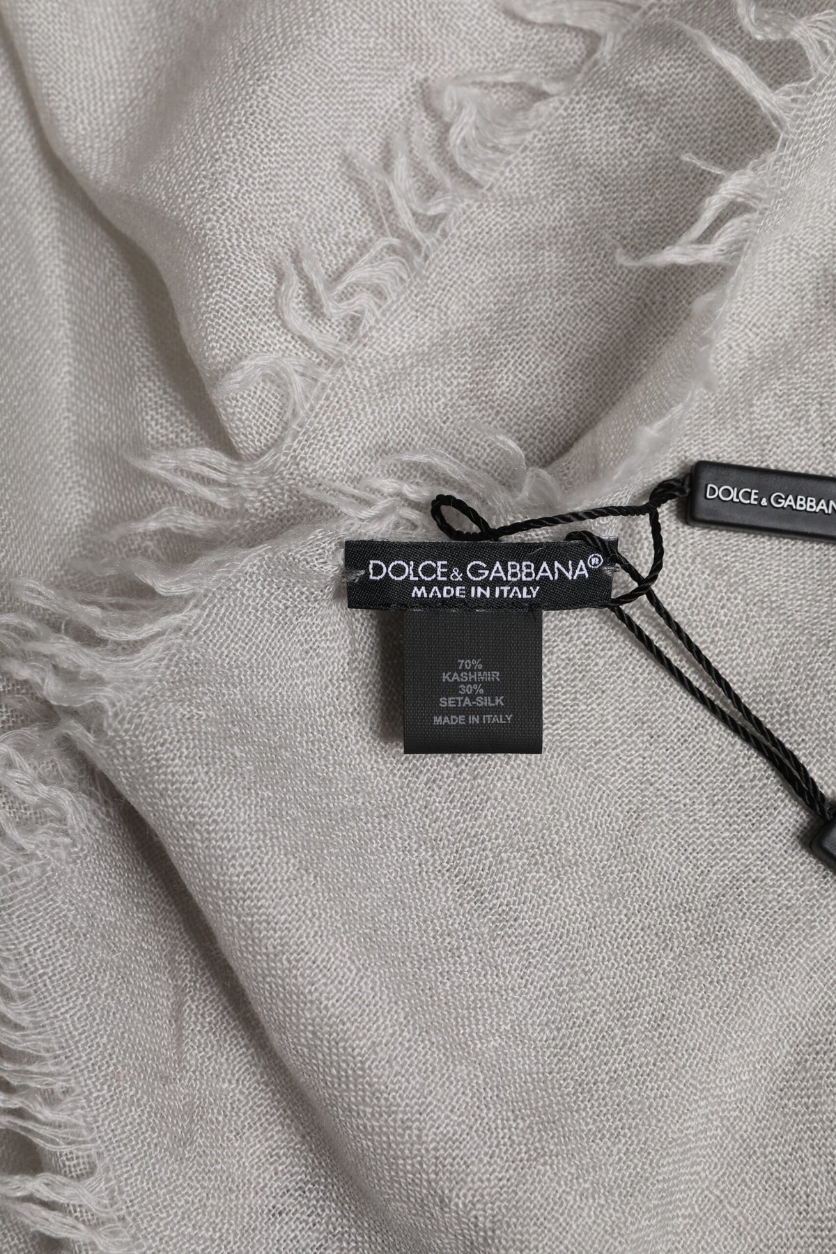 Écharpe Dolce &amp; Gabbana en cachemire gris à franges, 67 cm x 200 cm