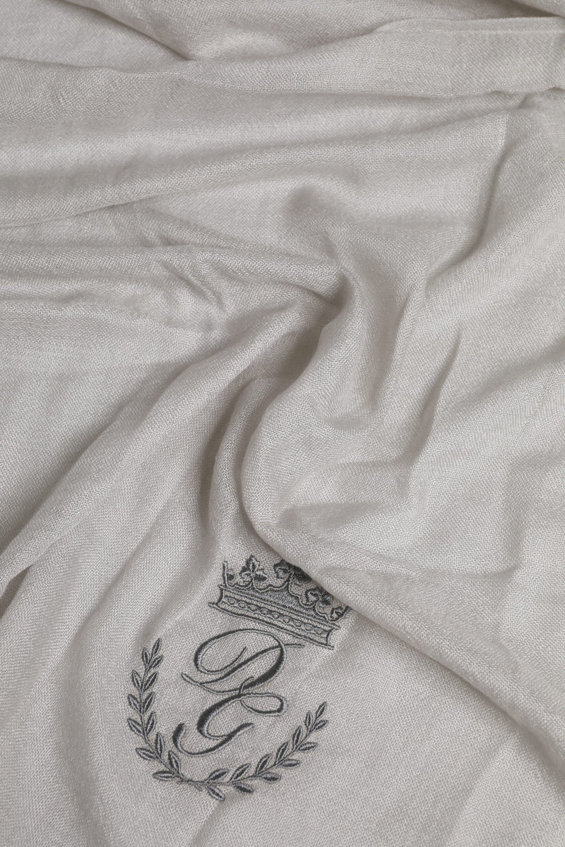 Dolce &amp; Gabbana Grijze Kasjmier Brei Fringes Hals Foulard 67cm x200cm Foulard Sjaal