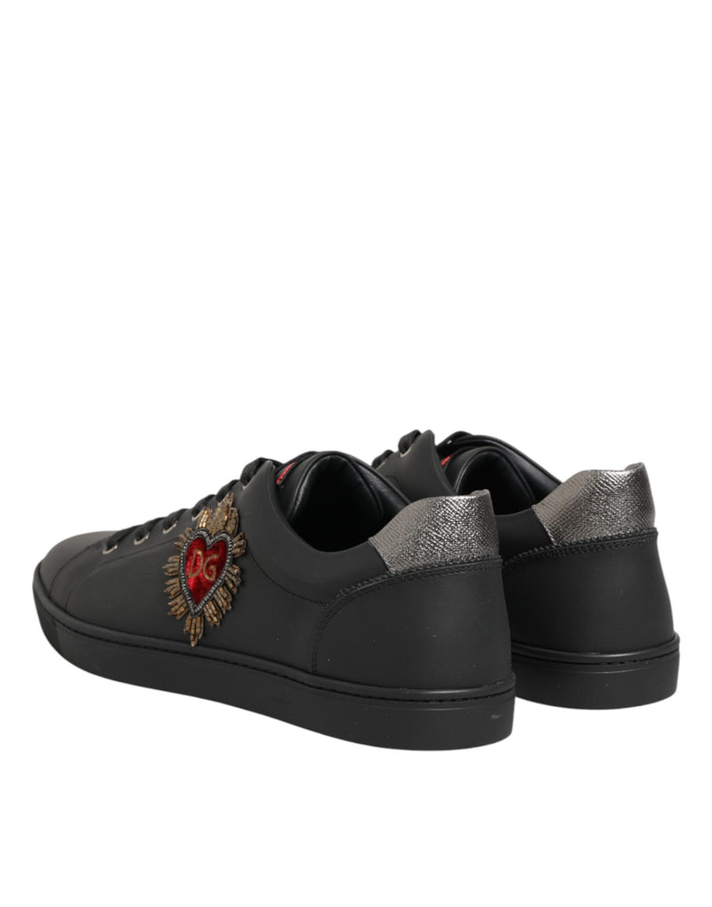 Dolce & Gabbana Sneakers en Cuir Noir avec Embellissements en Forme de Cœur