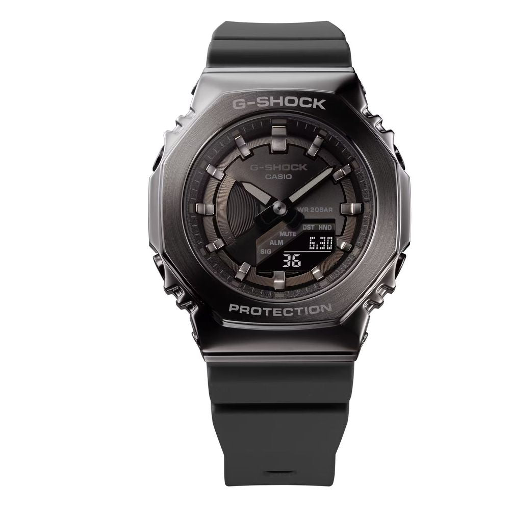 Montre sport Casio en résine noire