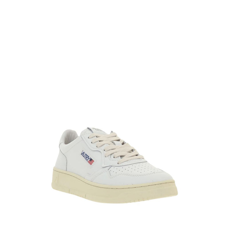 Baskets basses Autry Bos Taurus en cuir de veau blanc