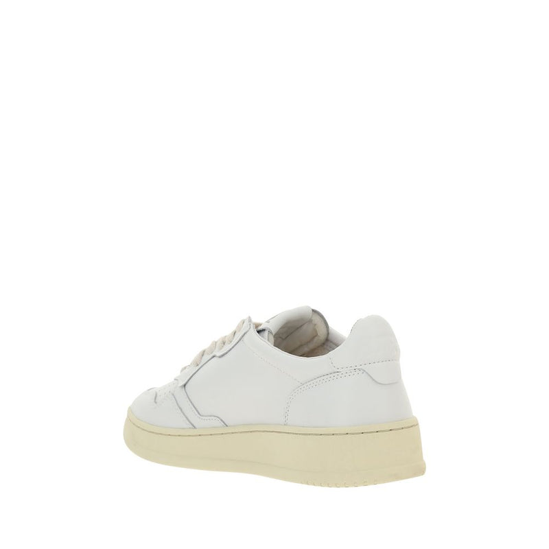 Baskets basses Autry Bos Taurus en cuir de veau blanc