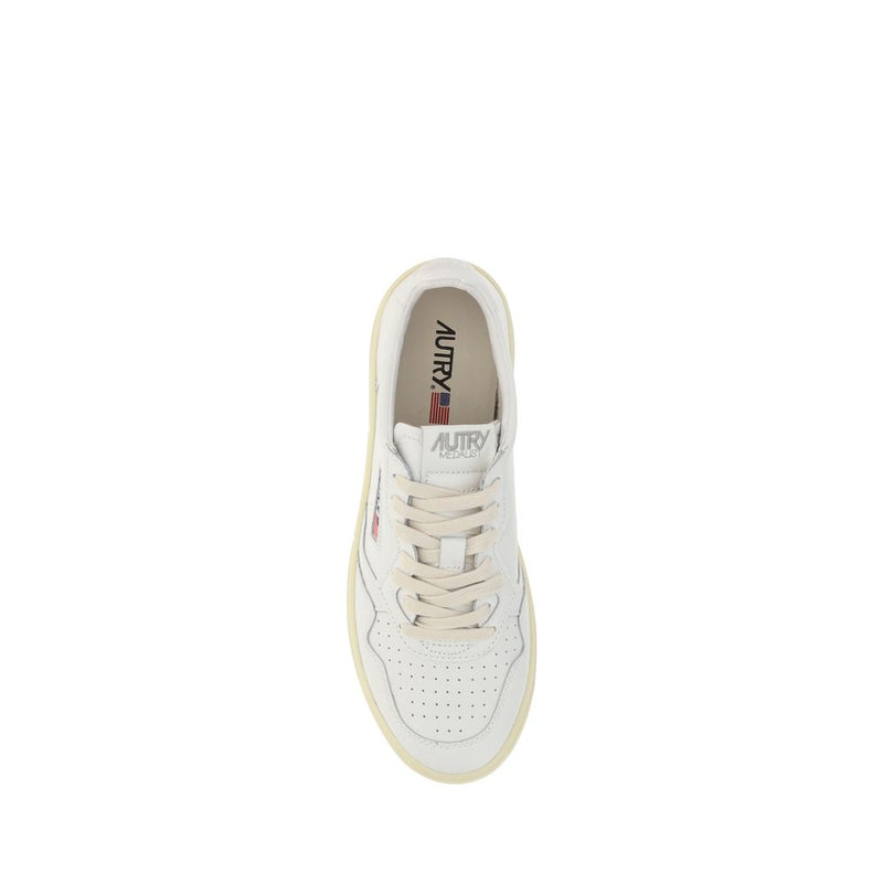 Baskets basses Autry Bos Taurus en cuir de veau blanc