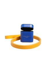 Étui pour AirPods Dolce &amp; Gabbana pour homme, en cuir de veau bleu et jaune avec logo et dragonne