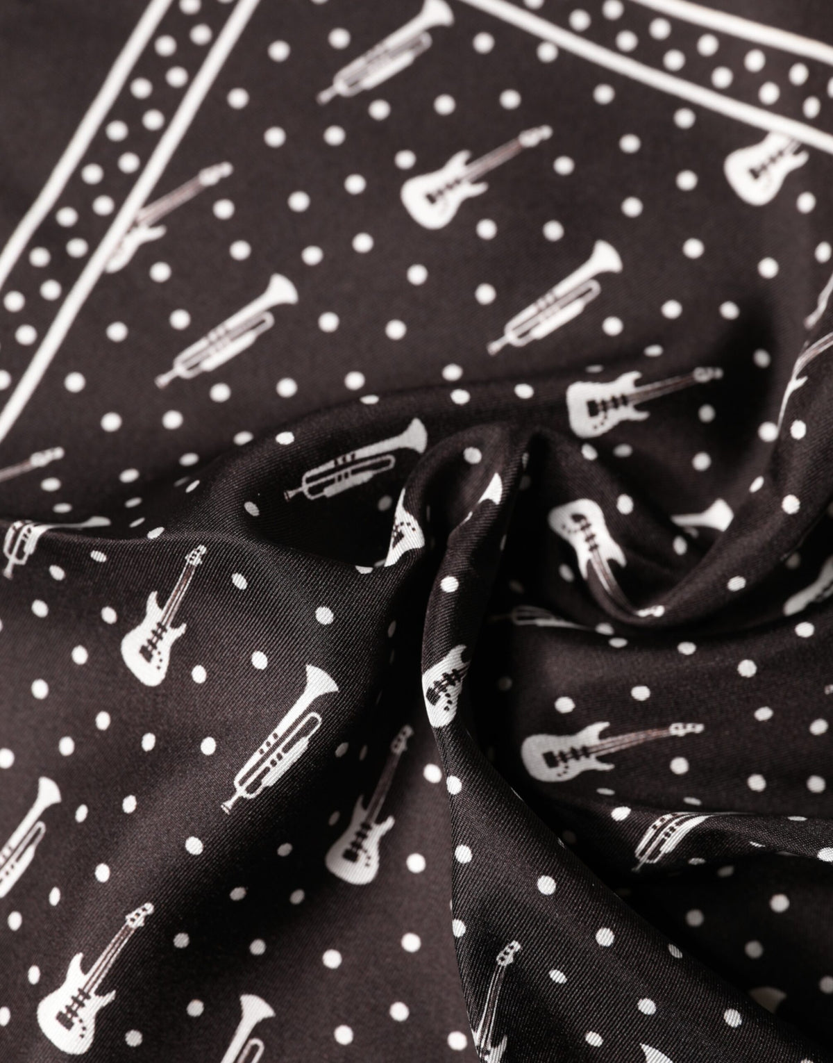 Mouchoir Dolce &amp; Gabbana noir à motif guitare et trompette pour homme