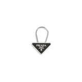Porte-clés Prada en métal noir