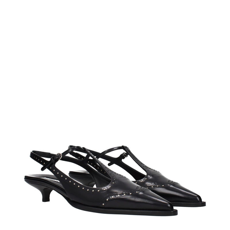 Miu Miu Black Leather Mid Heel Pumps - Élégance et Confort
