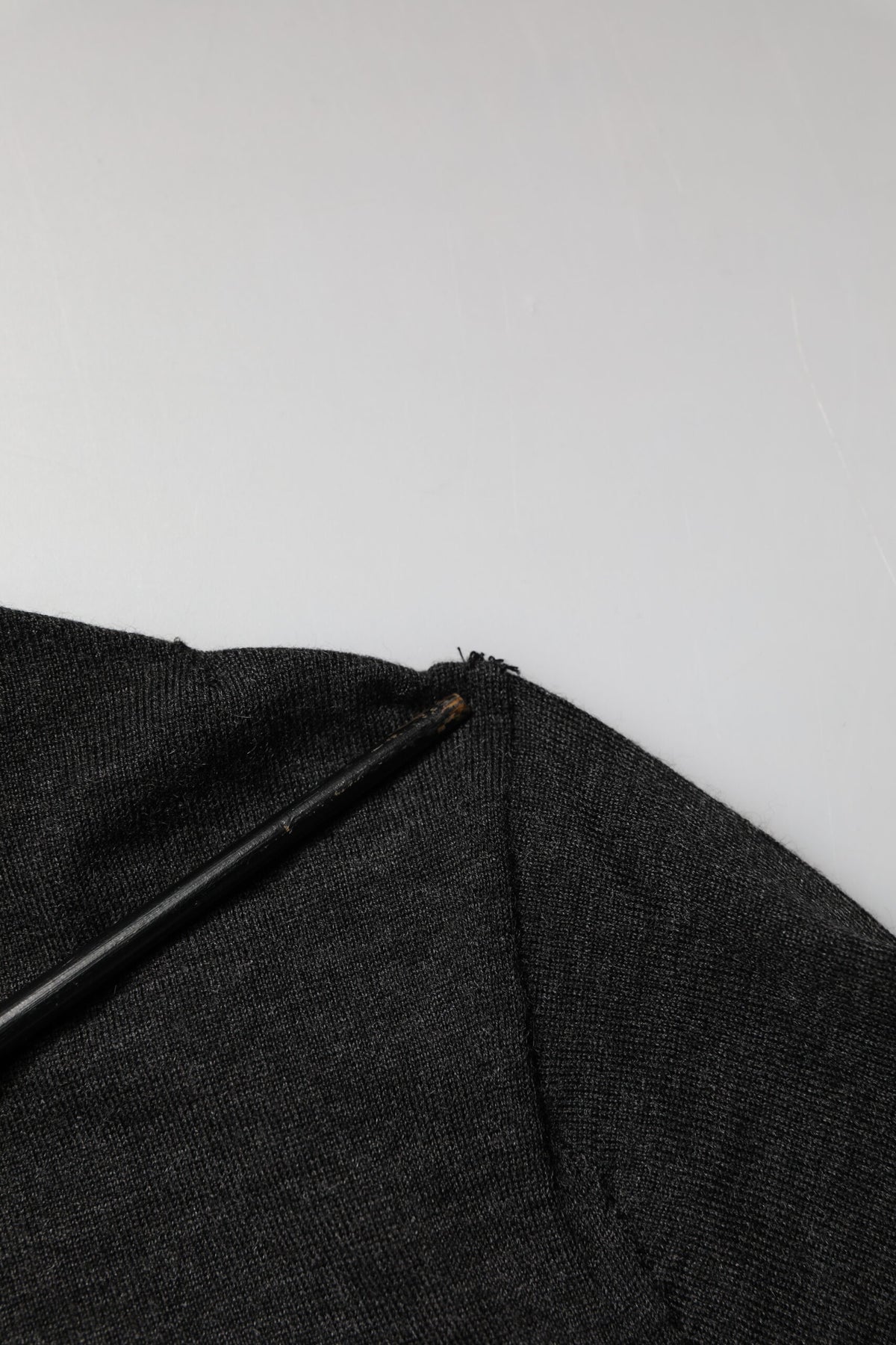 Gilet en cachemire noir boutonné pour homme Dolce &amp; Gabbana