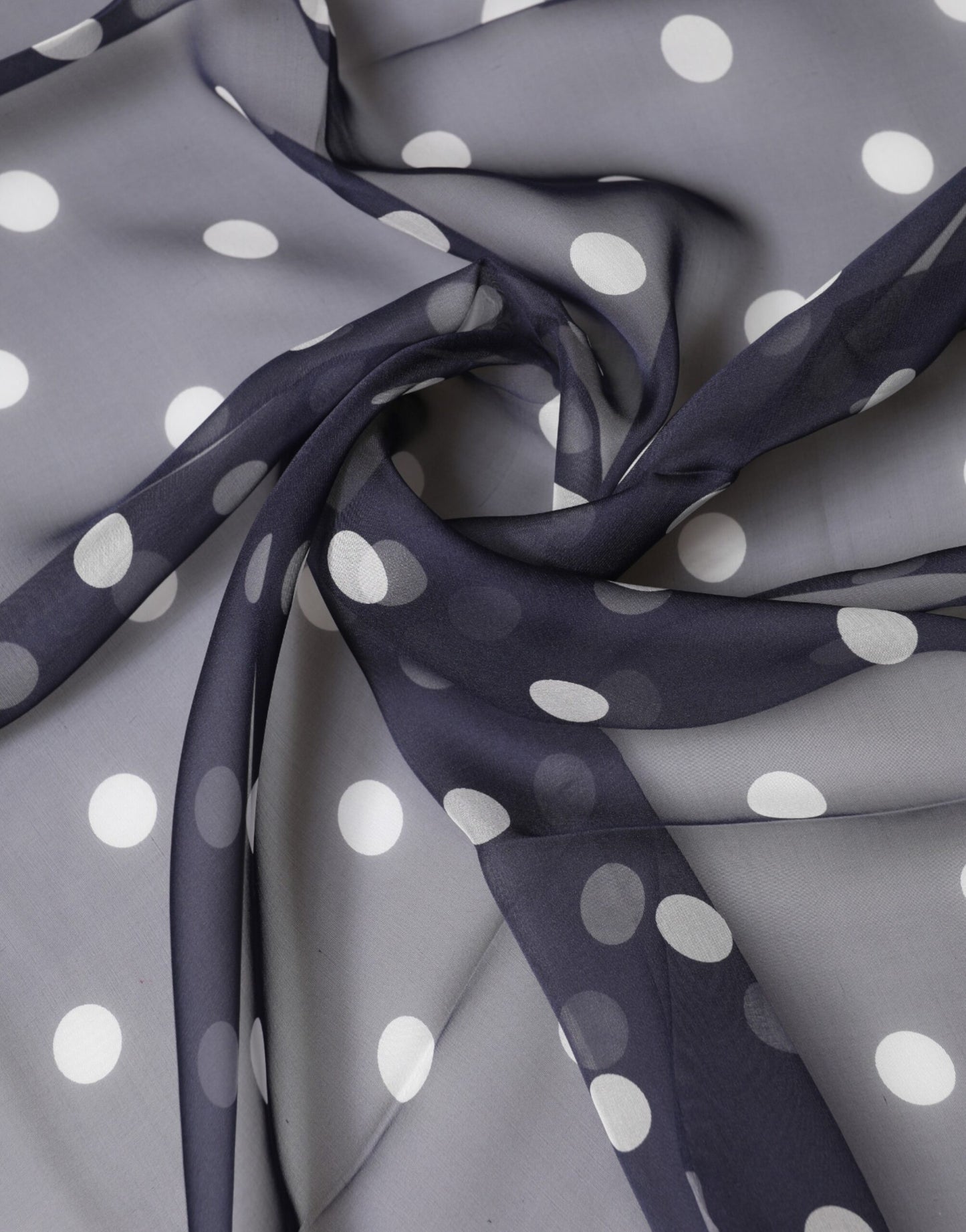 Foulard carré en soie à pois bleus Dolce &amp; Gabbana, 91,5 cm x 89,5 cm