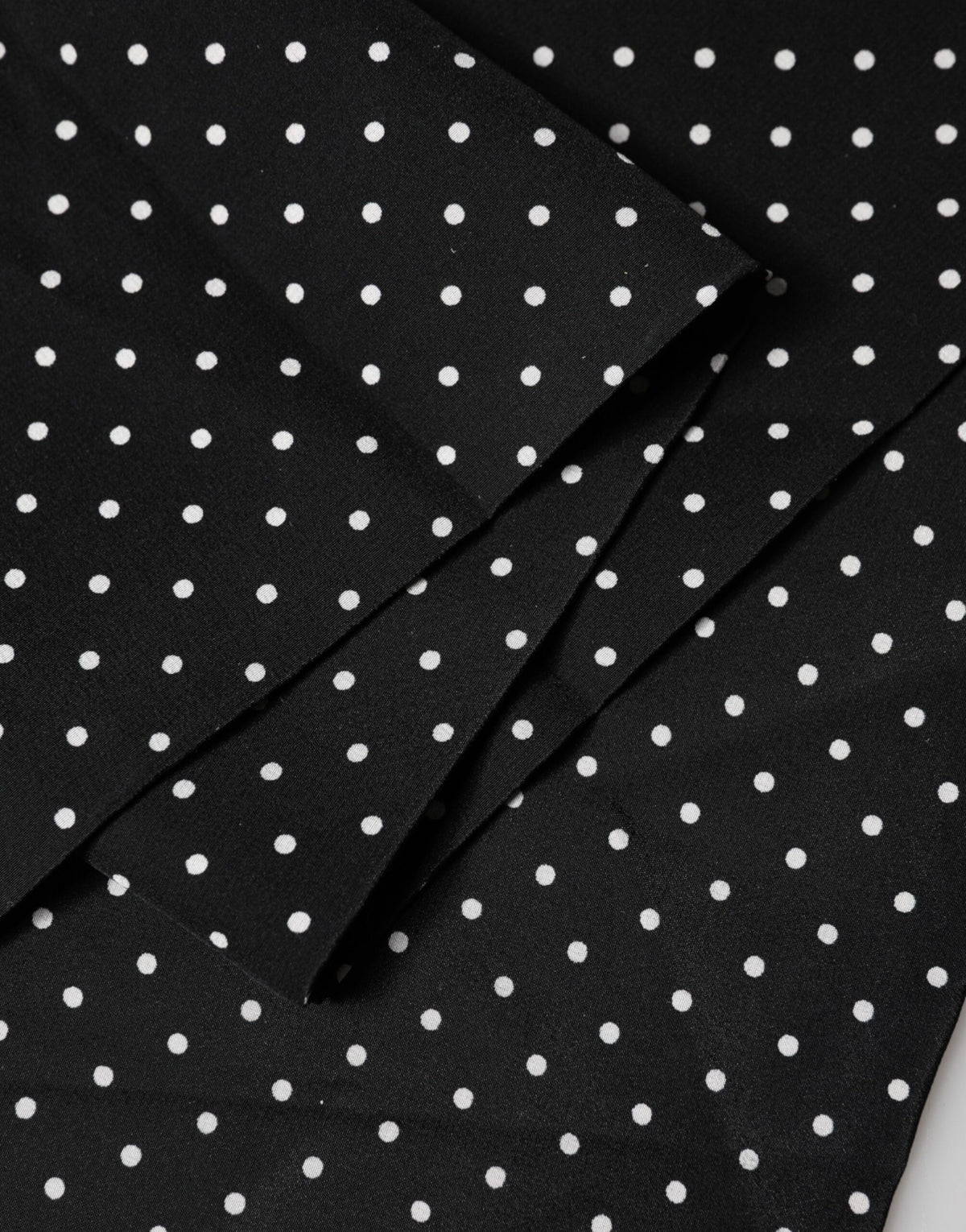 Foulard Dolce &amp; Gabbana à pois noirs, 133,5 cm x 12,5 cm
