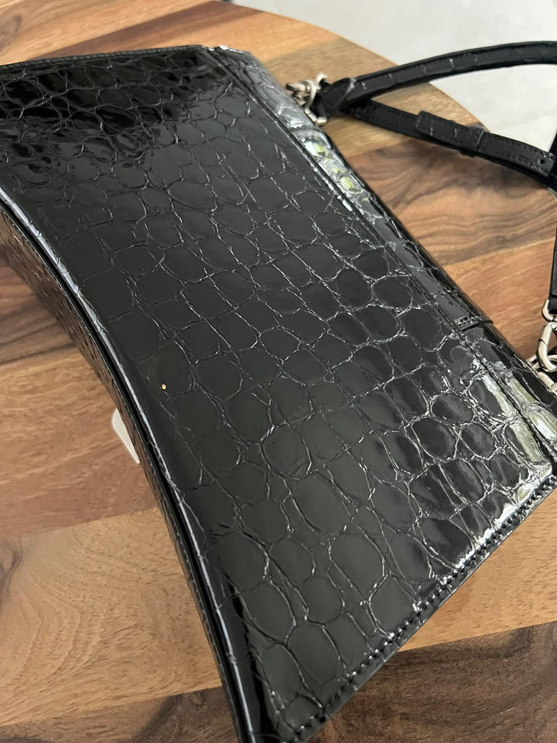 Sac noir Balenciaga - Ligne de sablier - Cuir gaufré Crocodile - Charnière